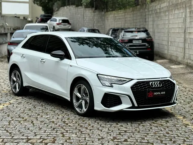 Carro Audi A3 2022 S-Line 2.0 TFSI S-Tron.(Híb.)