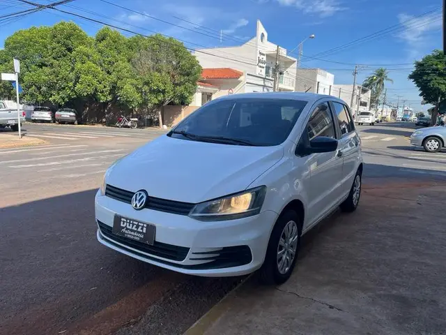 Carro Volkswagen Fox 2015 Trendline 1.6 MSI (Flex)