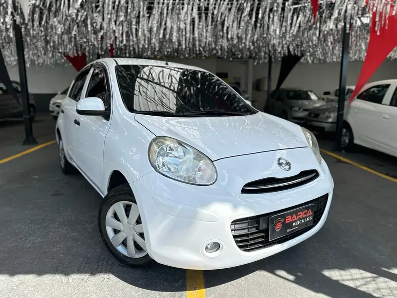Nissan March 1.6 16V S (Flex)