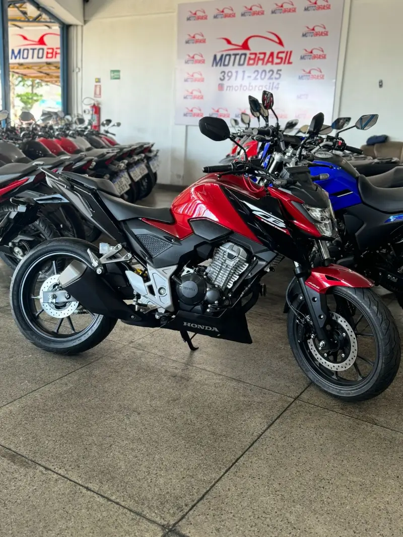 Honda CB 300F Twister (ABS)