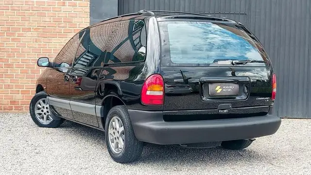 Carro Chrysler Caravan 1997 LE 4x2 3.3 V6 12V