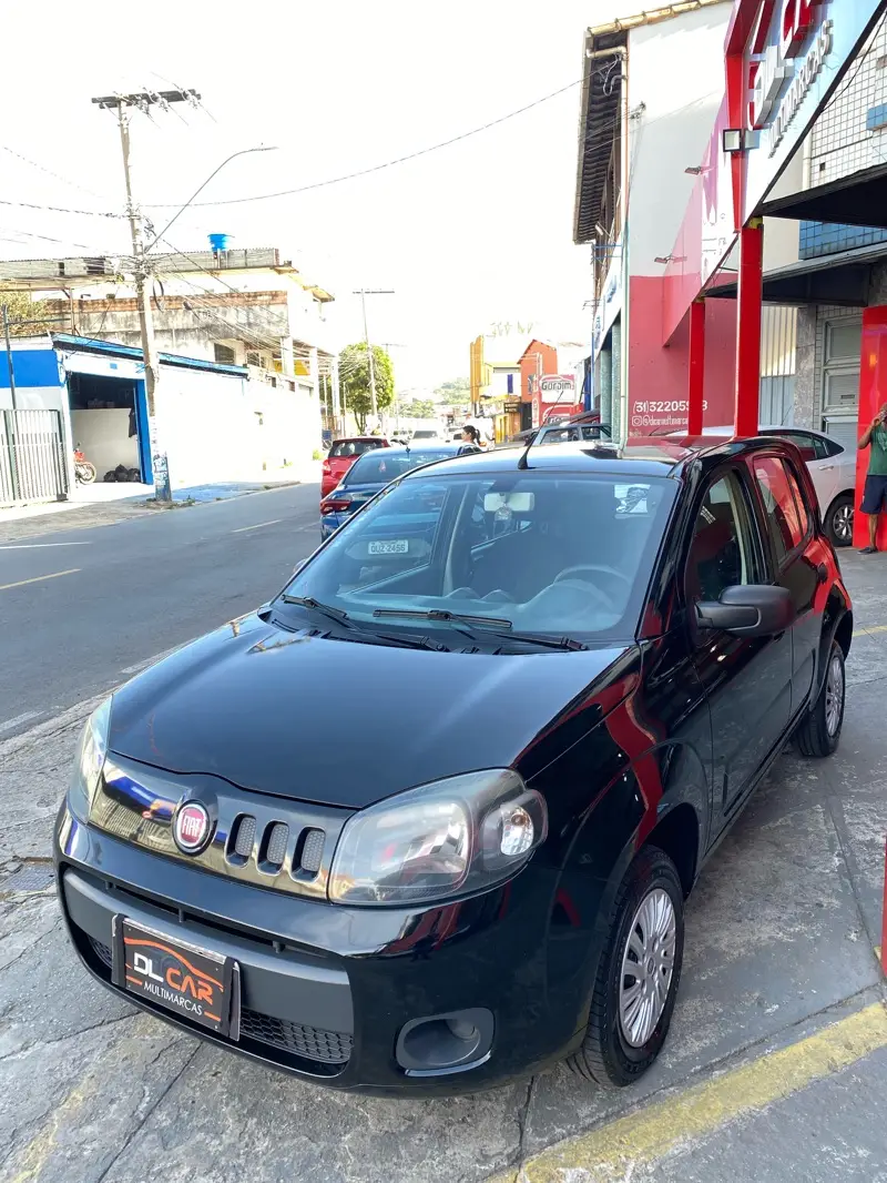Fiat Uno Vivace 1.0 8V (Flex) 4p