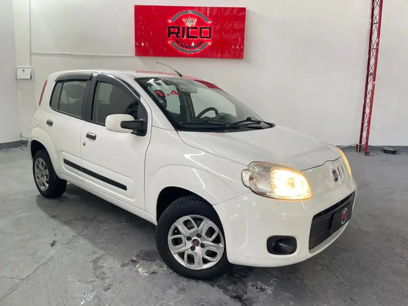 Fiat Uno Attractive 1.4 8V (Flex) 4p