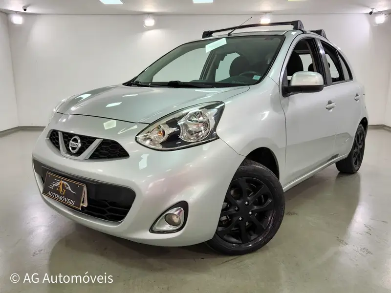 Nissan March 1.6 16V SV (Flex)