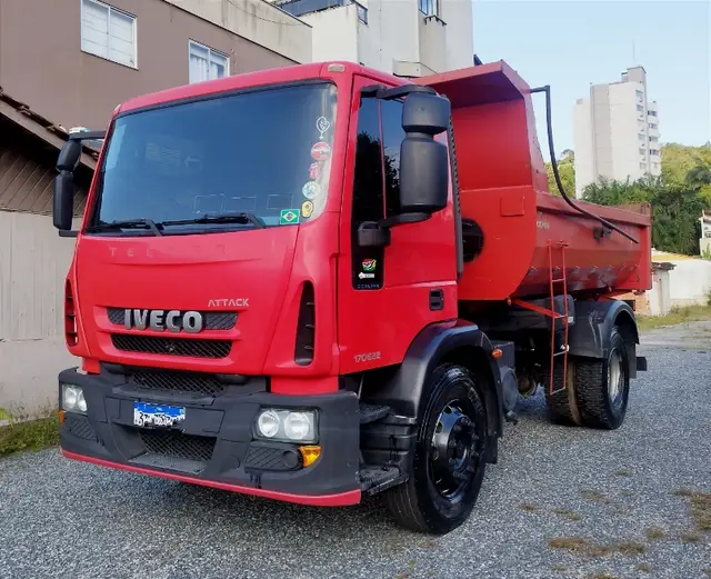 Carro Iveco Tector 2013 Attack 170-E22 4x2