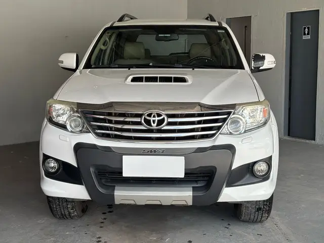Carro Toyota Hilux SW4 2014 3.0 TDI 4x4 SRV 5L