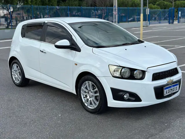 Carro Chevrolet Sonic 2013 Hatch LTZ 1.6 (Aut)