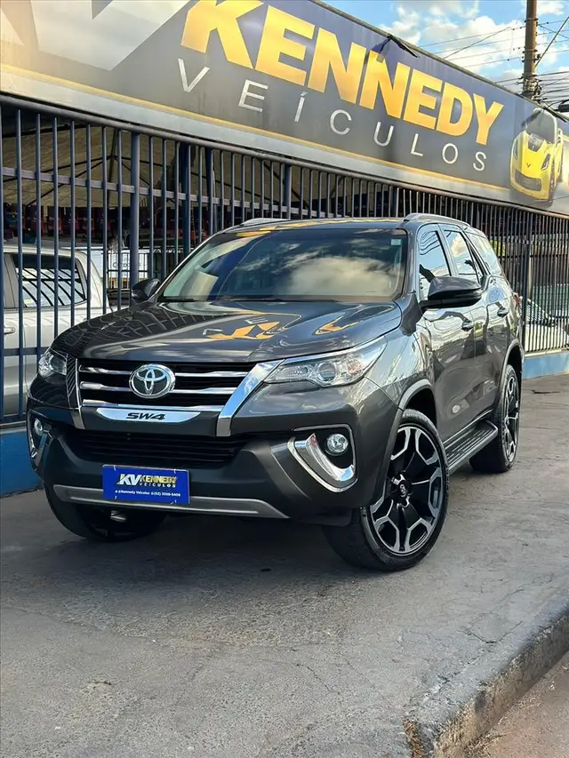 Carro Toyota SW4 2018 2.7 SR 4x2 (Flex)