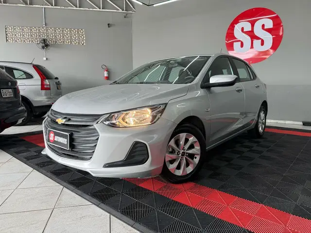 Carro Chevrolet Onix 2023 LT 1.0