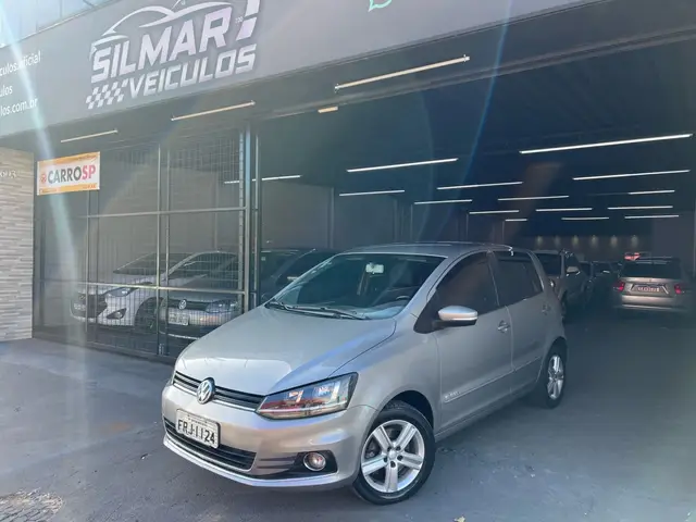 Carro Volkswagen Fox 2015 Highline 1.6 16v MSI (Flex)