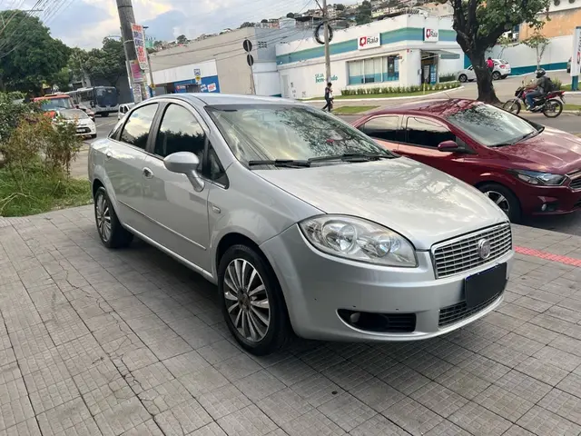 Carro Fiat Linea 2010 HLX 1.9/ 1.8 Flex 16V 4p