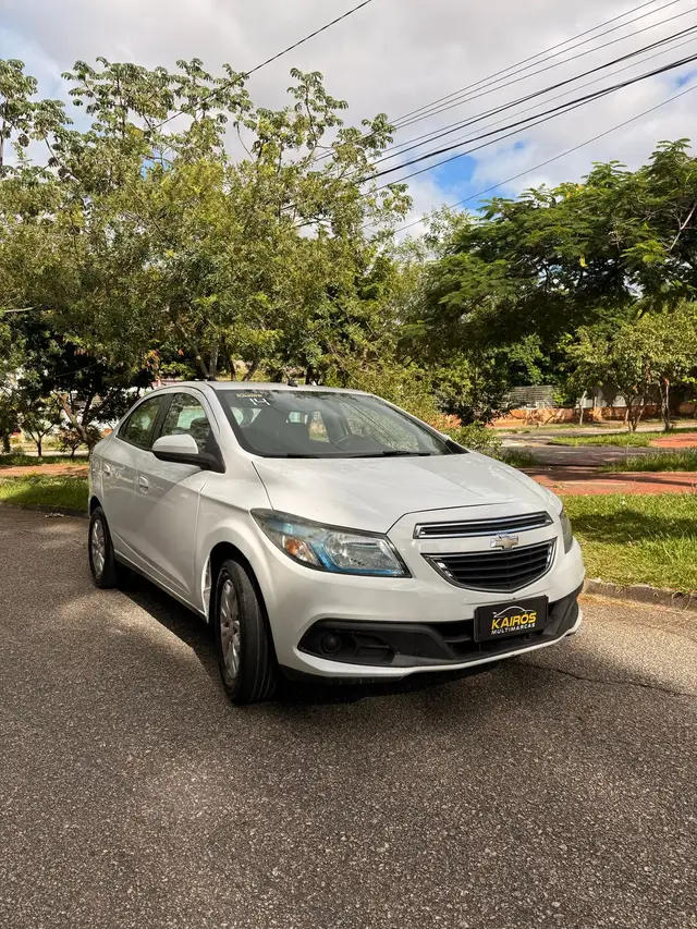 Carro Chevrolet Prisma 2014 1.4 LT SPE/4