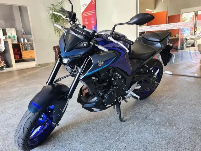 Carro Yamaha MT-03 2024 ABS