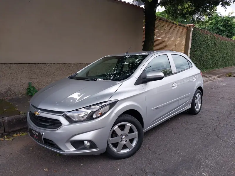 Chevrolet Onix 1.0 LT SPE/4