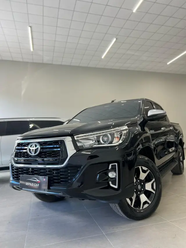 Carro Toyota Hilux Cabine Dupla 2019 Hilux 2.8 TDI CD SRX 50th 4x4 (Aut)