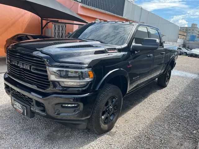 Carro RAM 3500 2022 Laramie Night Edition 6.7