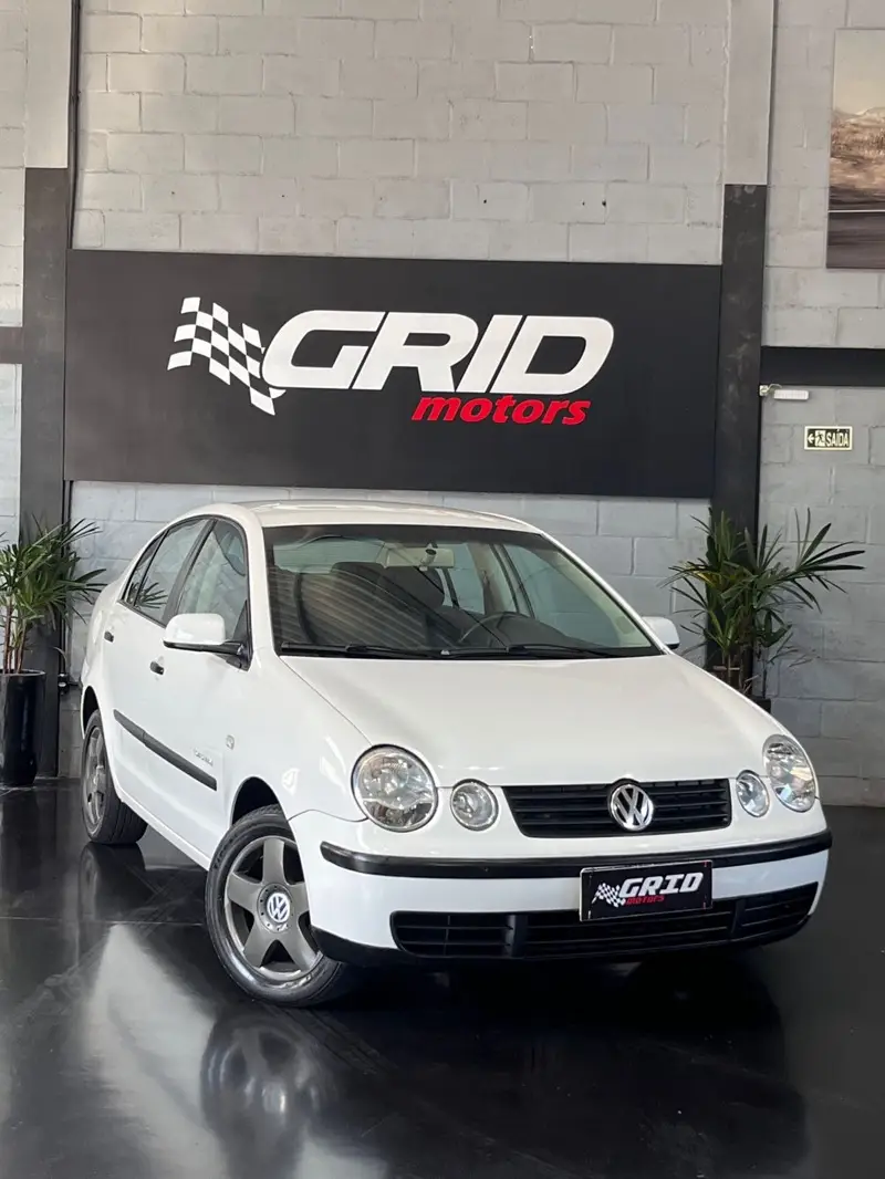 Volkswagen Polo Sedan 1.6 8V (Flex)