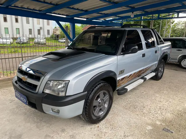 Carro Chevrolet S10 Cabine Dupla 2011 S10 Rodeio 2.4 Flexpower 4X2 (Cab Dupla)