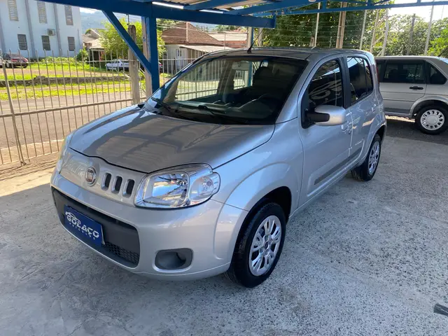 Carro Fiat Uno 2012 Attractive 1.4 8V (Flex) 4p