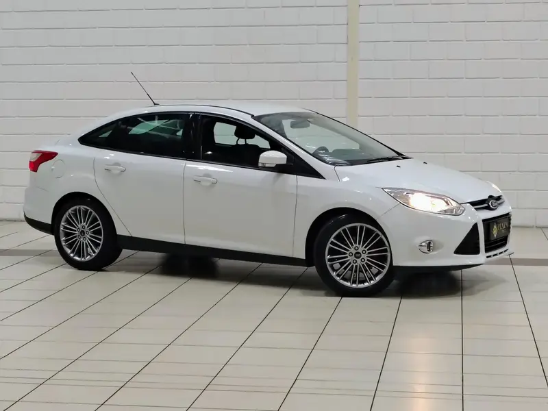 Ford Focus Sedan S 2.0 16V PowerShift (Aut)