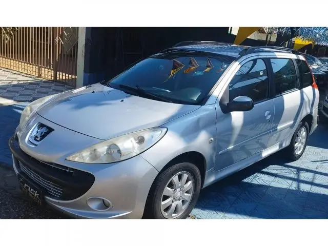 Carro Peugeot 207 2011 Hatch XR 1.4 8V (flex) 4p