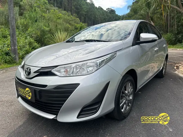 Carro Toyota Yaris 2021 1.5 XL Plus Connect CVT (Flex)
