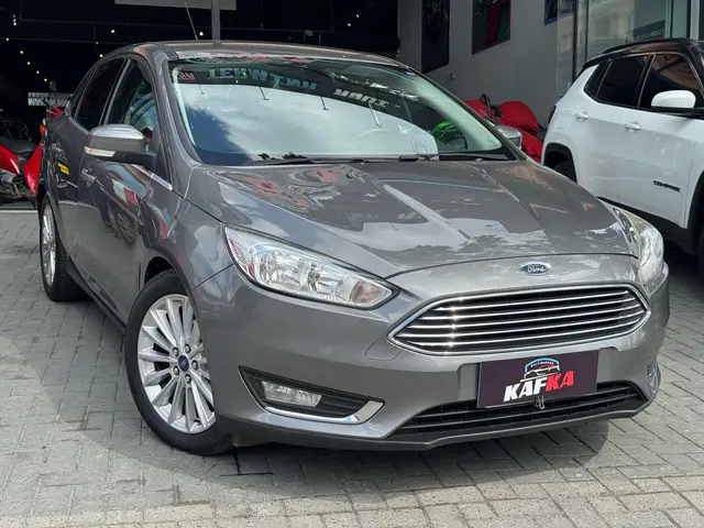 Carro Ford Focus Hatch 2016 Titanium Plus 2.0 PowerShift
