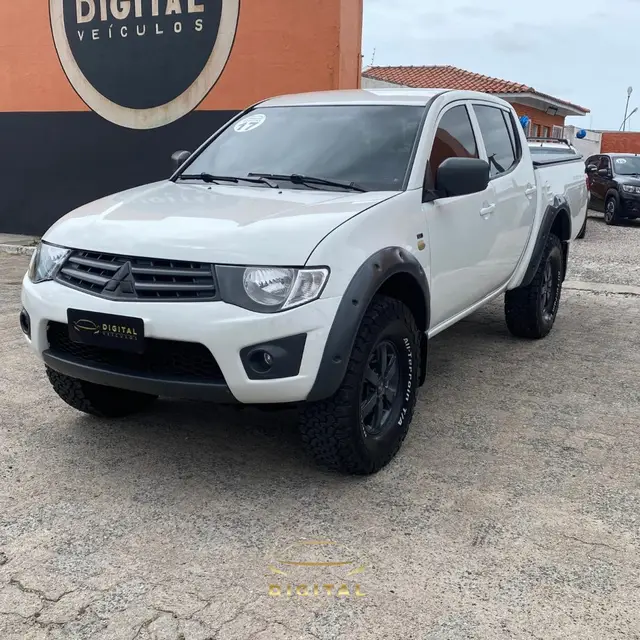 Carro Mitsubishi L200 2017 Triton GLX 3.2 CD TB Int.Diesel Mec