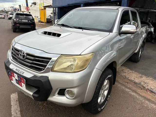 Carro Toyota Hilux Cabine Dupla 2014 Hilux 3.0 TDI 4x4 CD SRV (Aut)