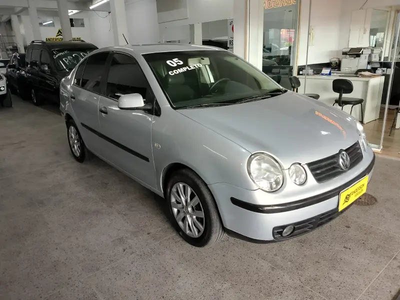 Volkswagen Polo Sedan 1.6 8V (Flex)