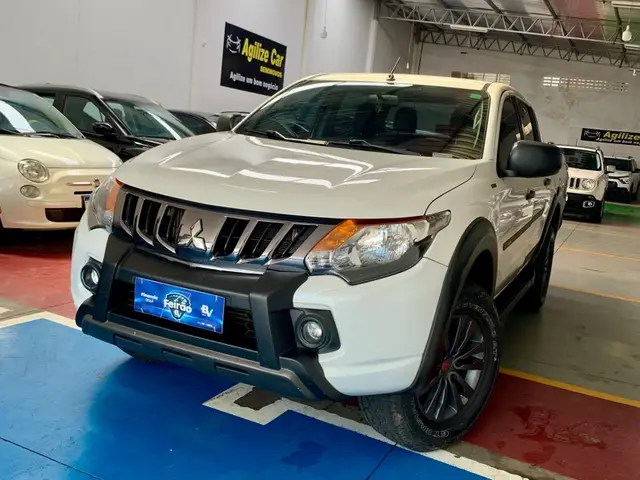 Carro Mitsubishi L200 Triton Outdoor 2022 GLS 2.4 Turbo AT 4X4