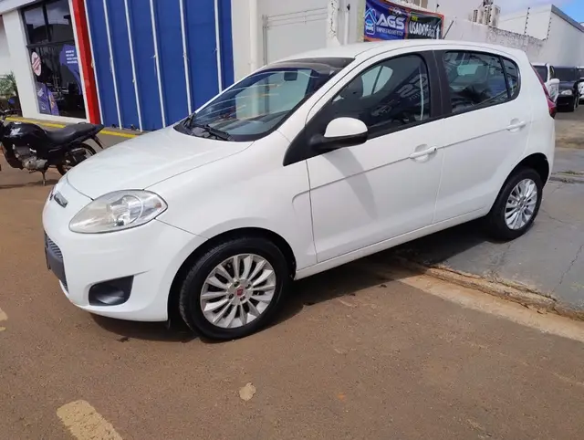 Carro Fiat Palio 2014 Attractive 1.4 8V (Flex)