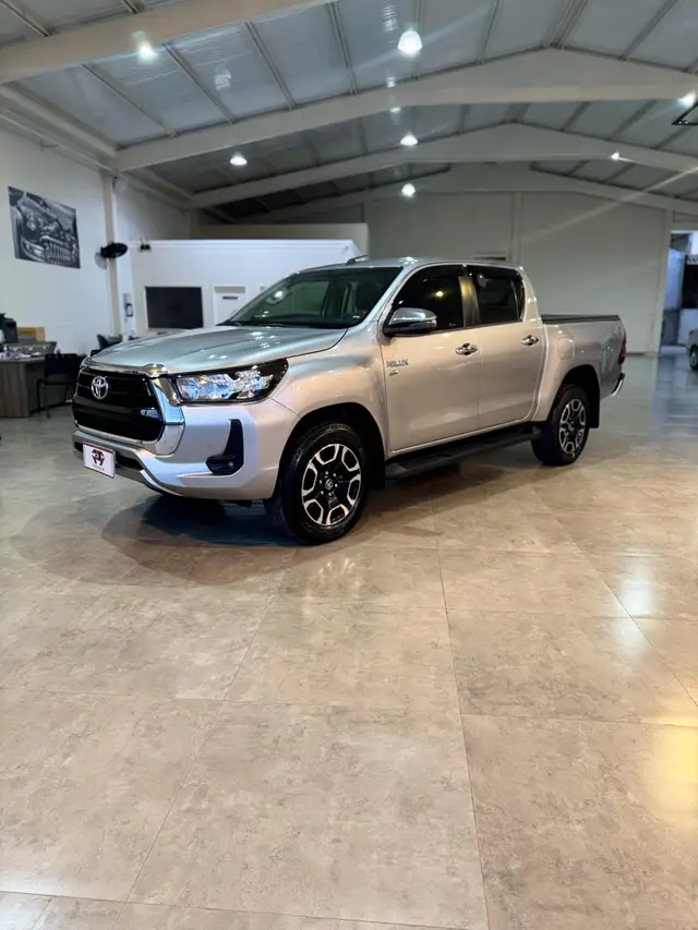 Carro Toyota Hilux Cabine Dupla 2021 SRV 2.7 CD 4x4 (Flex) (Aut)