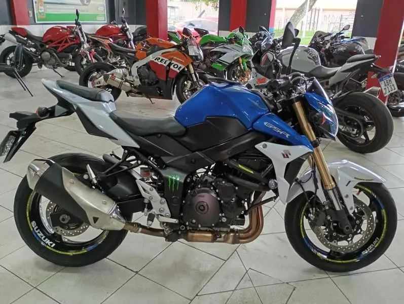 Suzuki GSR 750A