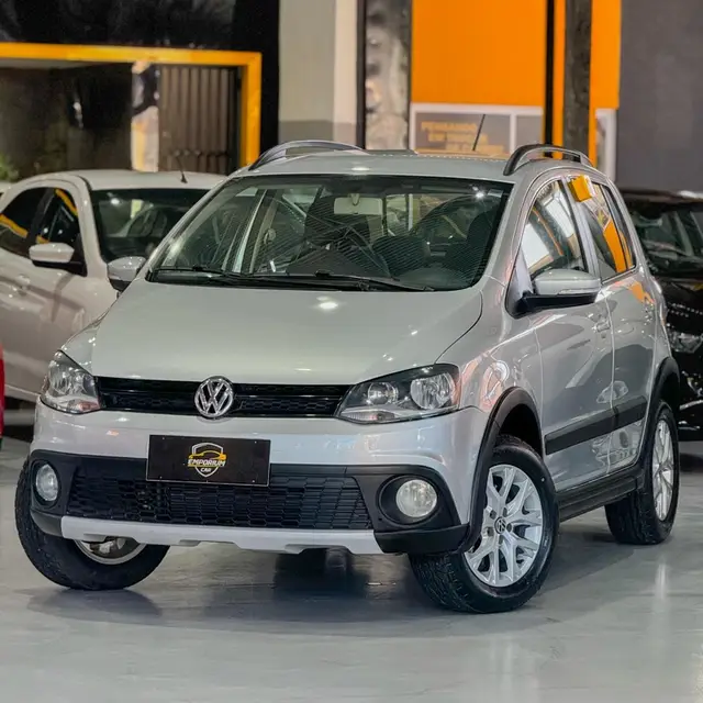 Carro Volkswagen CrossFox 2014 1.6 VHT (Flex)