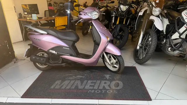 Carro Honda LEAD 2011 110