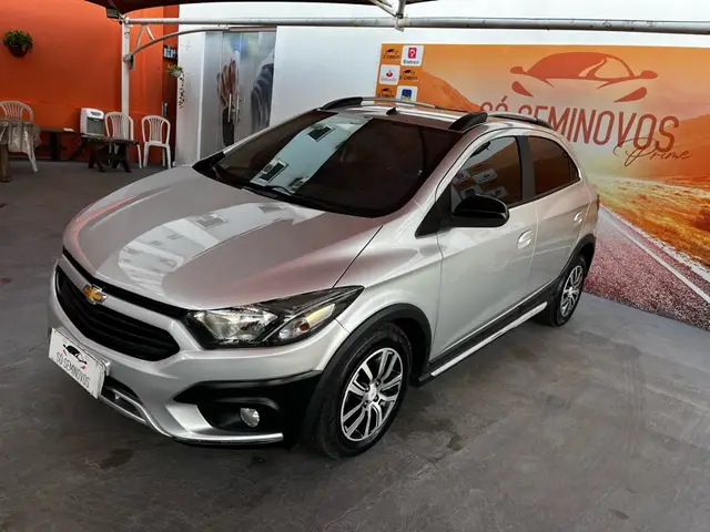 Carro Chevrolet Onix 2018 1.4 Activ SPE/4 (Aut)