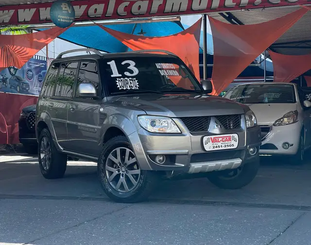 Carro Mitsubishi Pajero TR4 2013 2.0 16V 4x2 (Flex)