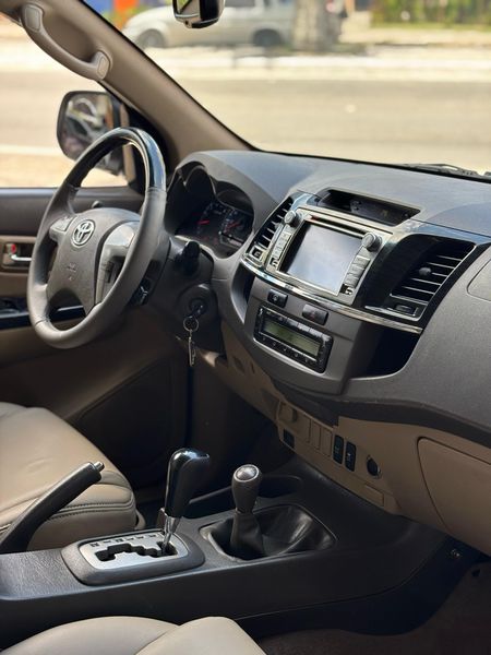 HiluxSW4 SRV 3.0 4X4 (7 Lugares)