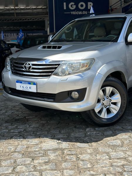 HiluxSW4 SRV 3.0 4X4 (7 Lugares)