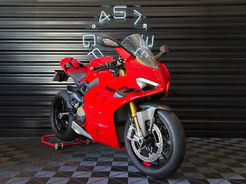 Ducati Panigale V4 S