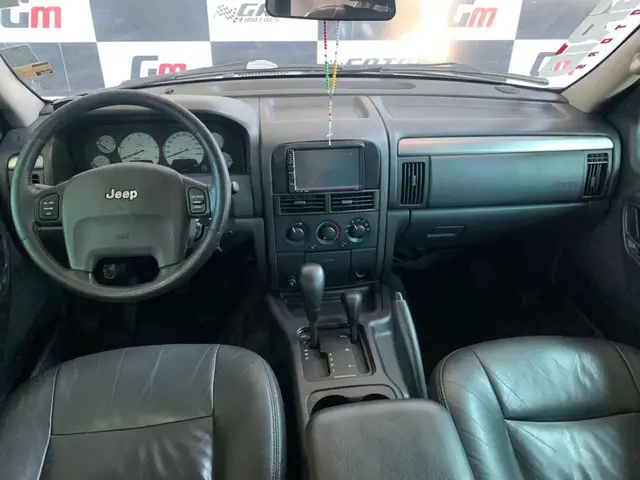Carro Jeep Grand Cherokee 2004 Laredo 2.7 Turbo