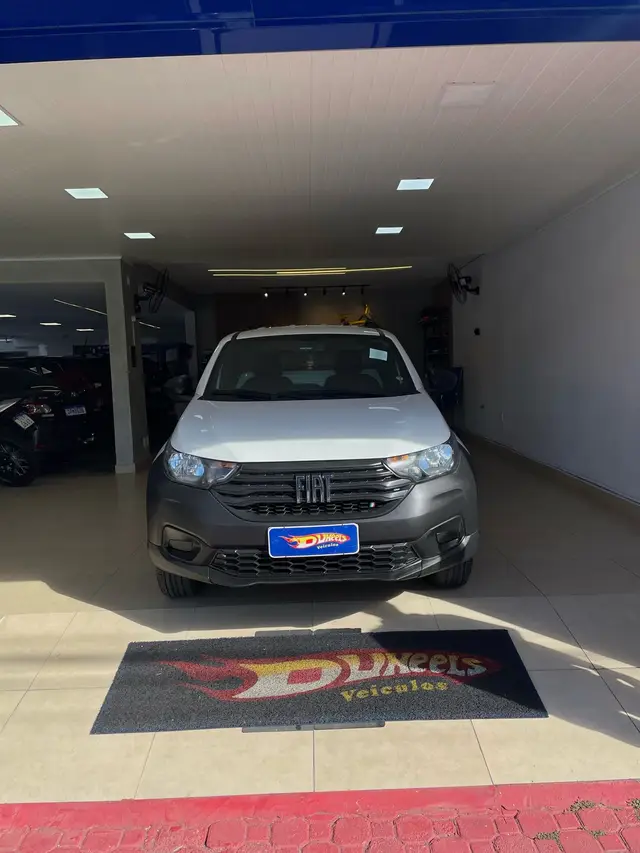 Carro Fiat Strada 2023 Endurance 1.4 Cabine Plus (Flex)