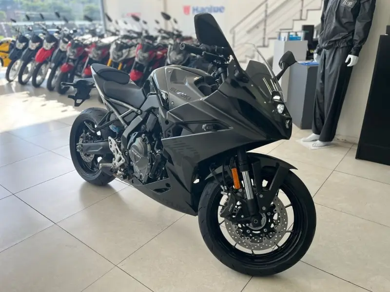 Suzuki GSX-8S 776 cc