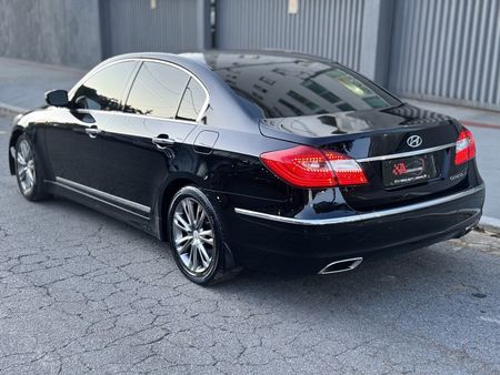 Genesis 3.8L V6 (Aut)