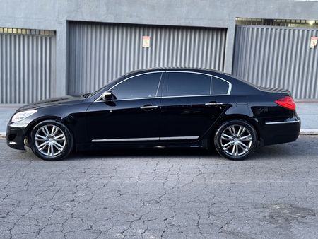 Genesis 3.8L V6 (Aut)
