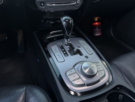 Genesis 3.8L V6 (Aut)