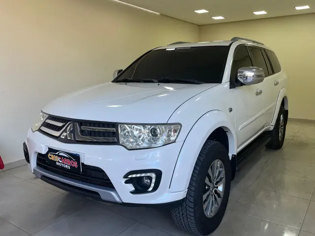 Carro Mitsubishi Pajero 2018 3.2 DI-D HPE 4WD (Aut)