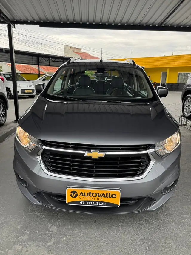 Carro Chevrolet Spin 2023 Premier 1.8 (Aut.)