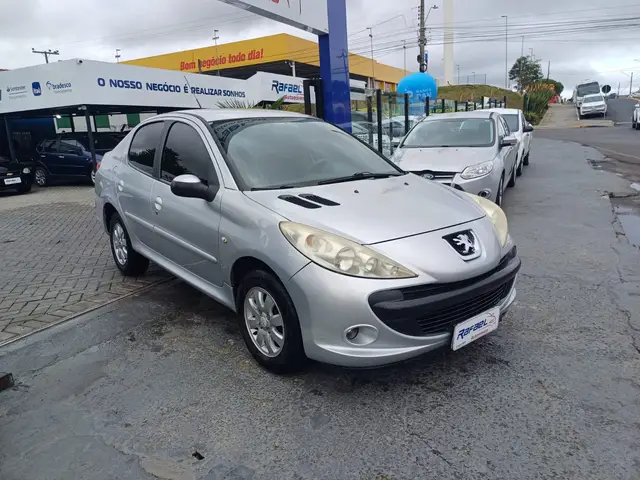 Carro Peugeot 207 2011 Hatch XR 1.4 8V (flex) 2p
